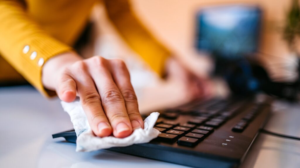 Step-by-Step Guide to Cleaning Your Keyboard: